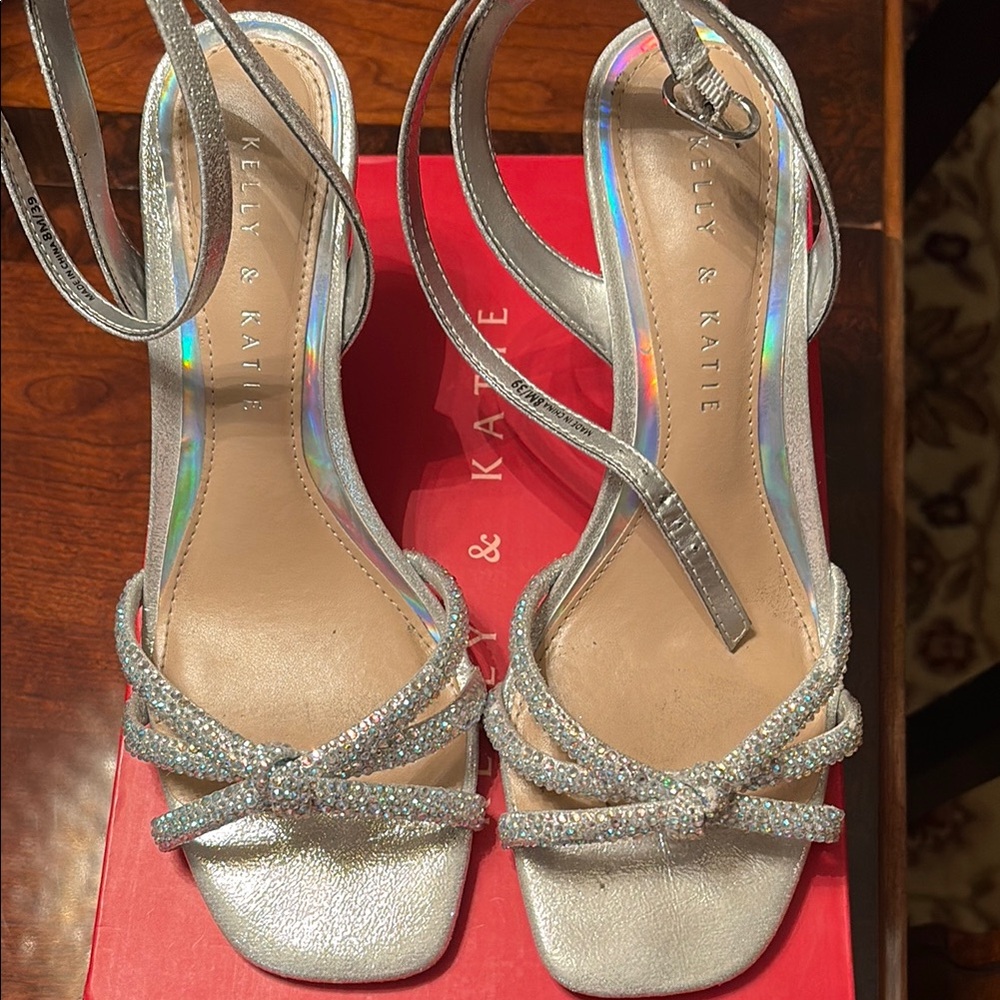Kelly & Katie Silver Strappy Women's Sandals